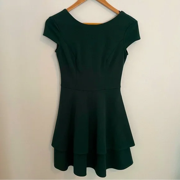B. Darlin Green Cap Sleeve Homecoming Dress - Sz 2